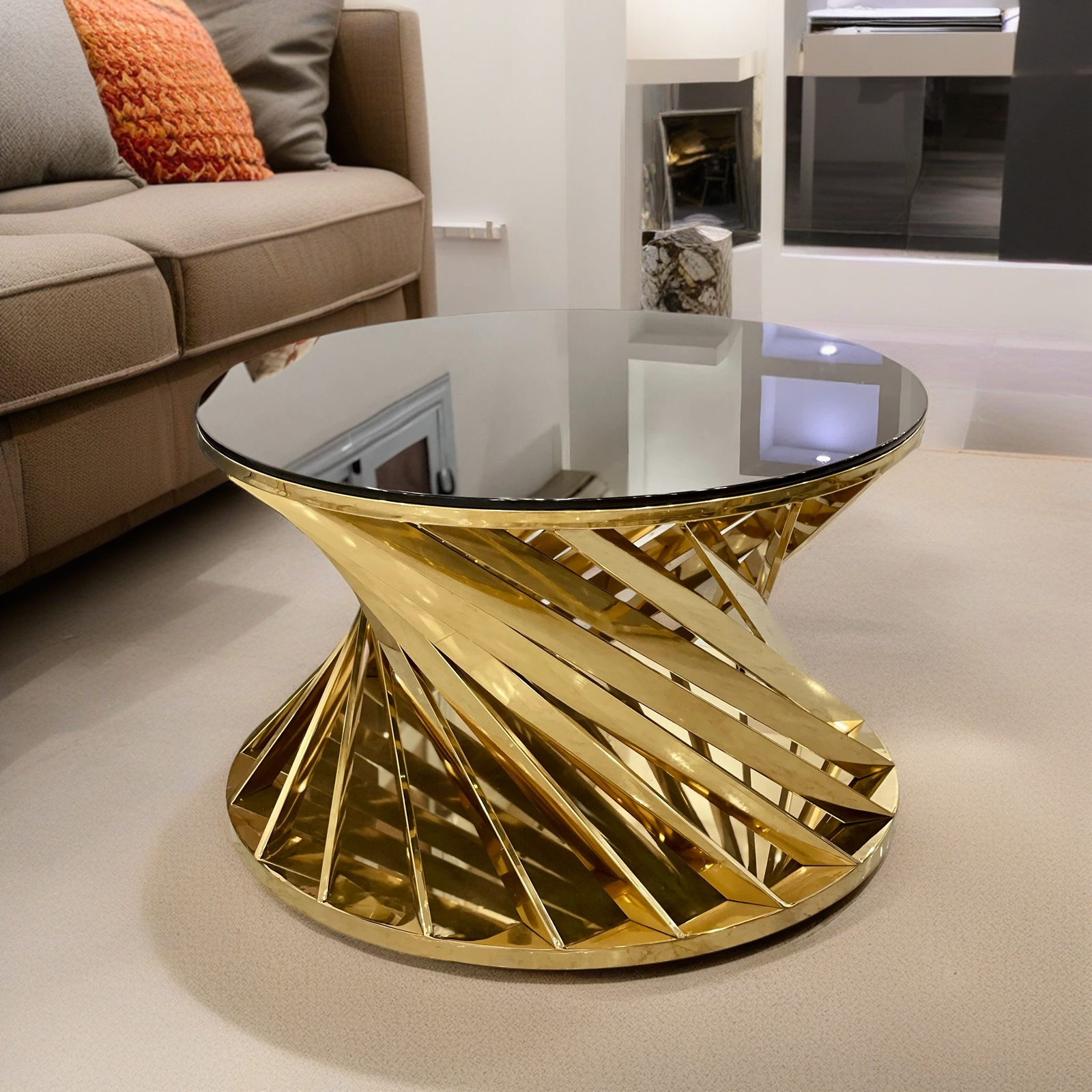 طاولة دائرية بتصميم حديث